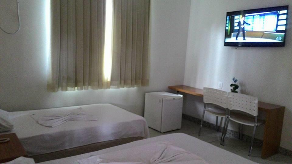 Hotel Pinheiros Chonim de Baixo Exteriör bild