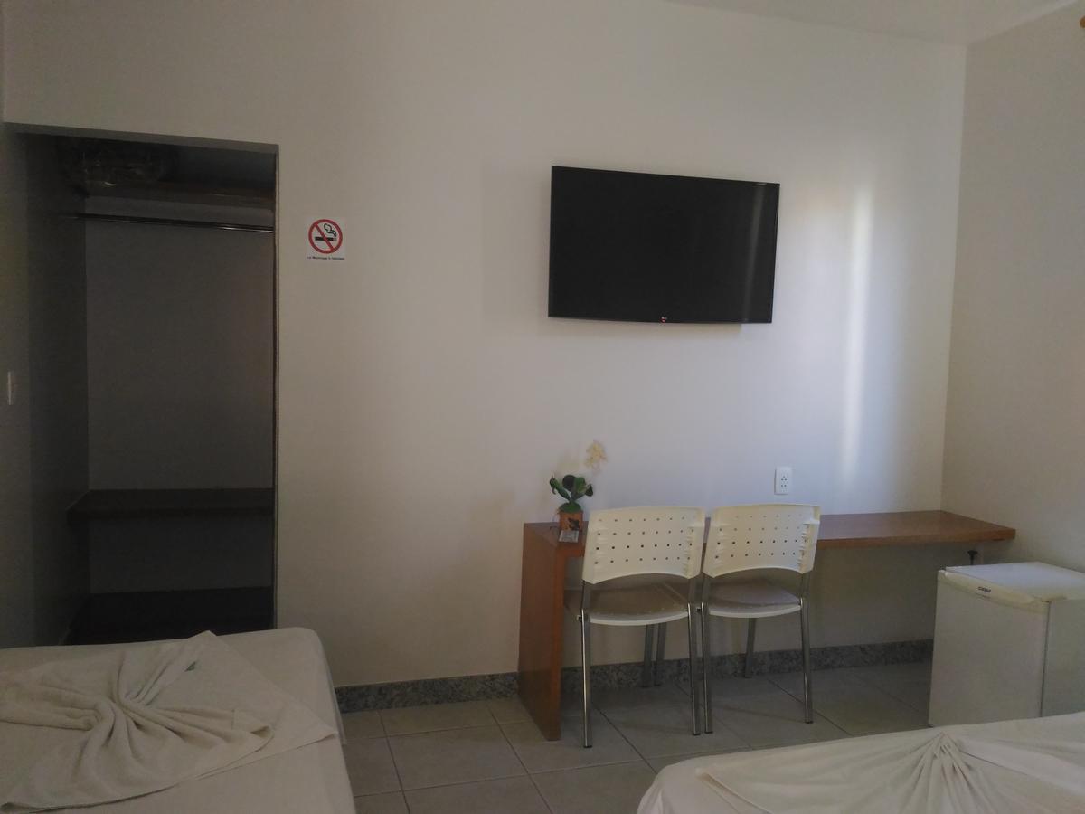 Hotel Pinheiros Chonim de Baixo Exteriör bild